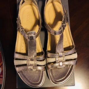 Ecco Sandals (New Without Tag)
